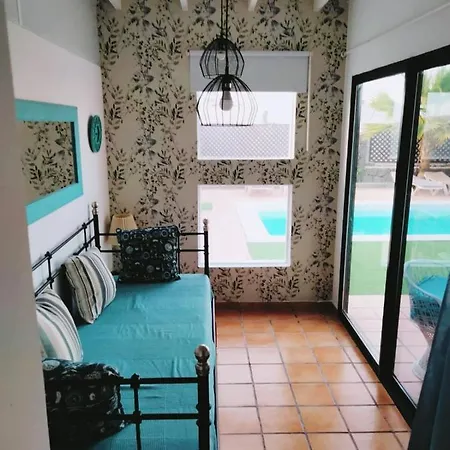Lovely Kiluka Heated Pool Коста Бланка